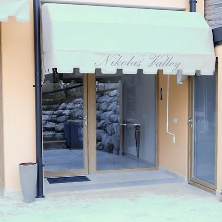 Nikolas' Valley Oda ve Kahvaltı