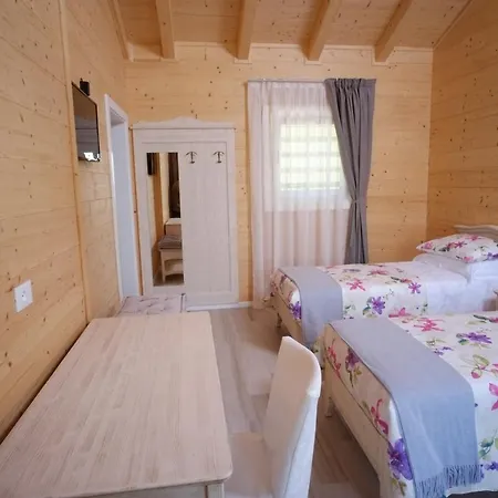 Nikolas' Valley Cornuda