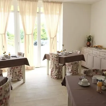 Nikolas' Valley Bed & Breakfast 3*