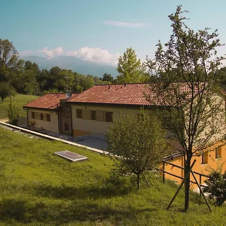 Nikolas' Valley فندق مبيت وإفطار Cornuda