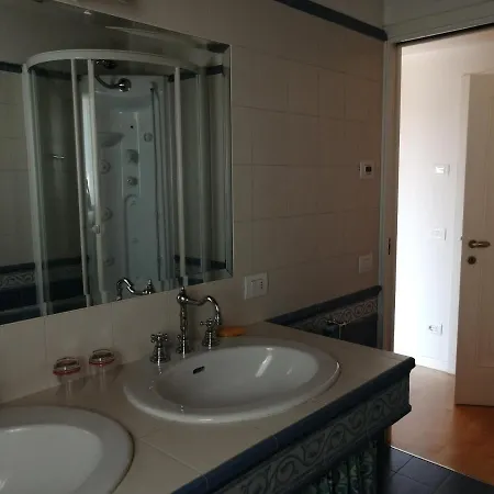 Nikolas' Valley Bed & Breakfast