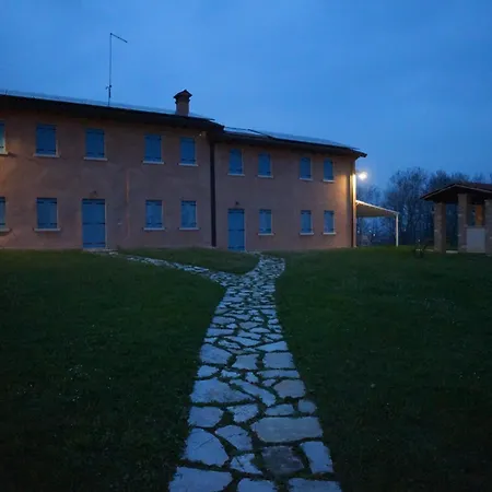 Nikolas' Valley Bed & Breakfast