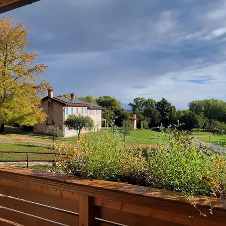 Nikolas' Valley Bed & Breakfast Cornuda