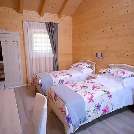 Nikolas' Valley Bed & Breakfast