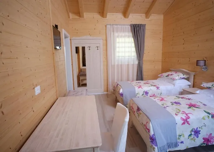 Nikolas' Valley Cornuda