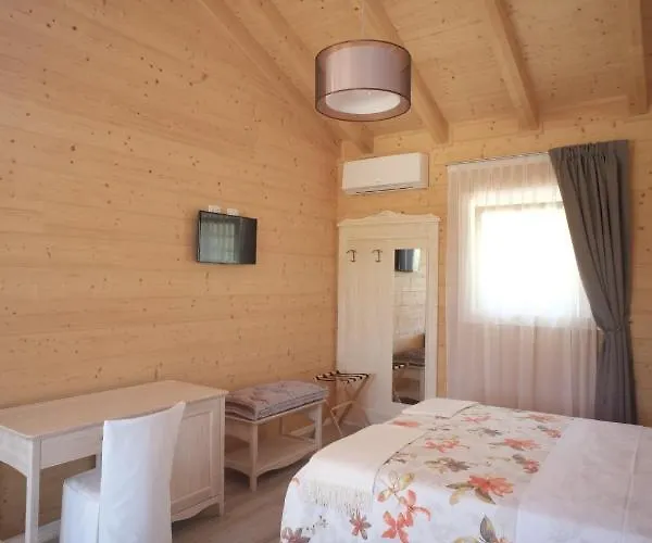 Nikolas' Valley Cornuda