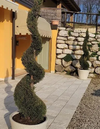 Nikolas' Valley Couette-café 3*