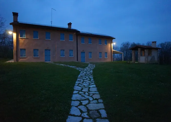 Nikolas' Valley Couette-café