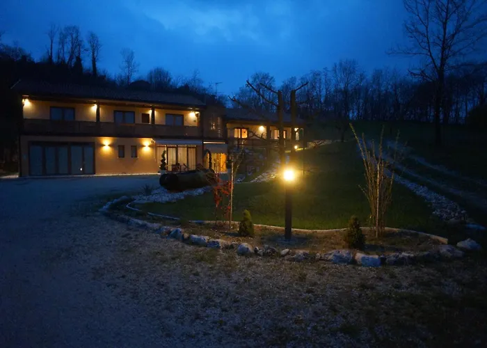 Couette-café Nikolas' Valley 3*