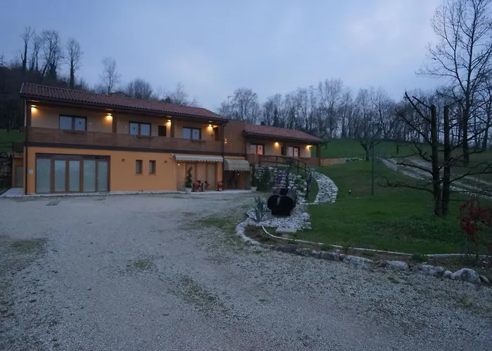 Couette-café Nikolas' Valley 3*