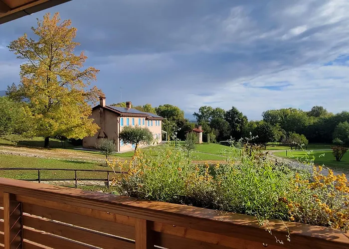 Nikolas' Valley Couette-café Cornuda