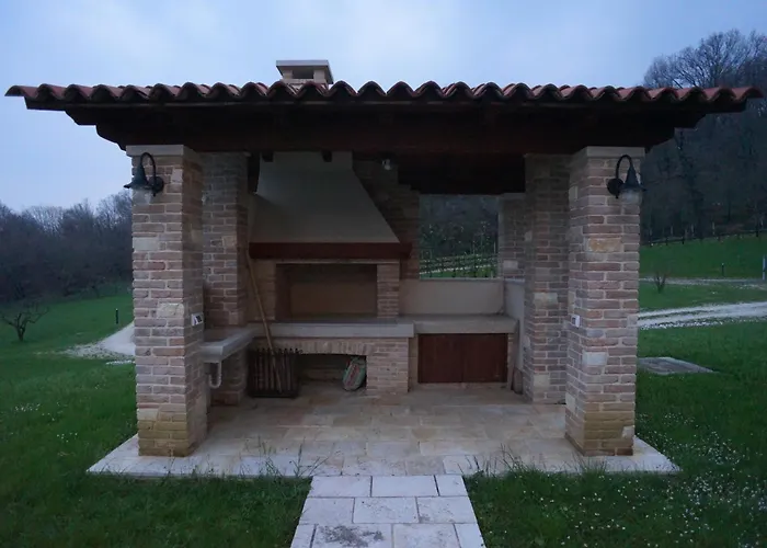 Couette-café Nikolas' Valley 3*